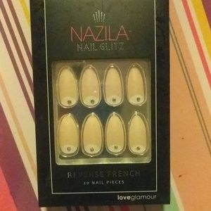 Nazila nail glitz